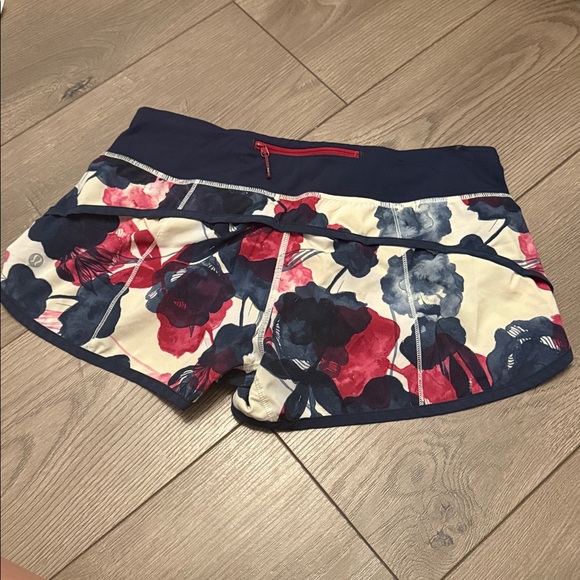 Lululemon Speed Short in Inky Floral Ghost Inkwell Bumble Berry size 6 - Picture 2 of 7